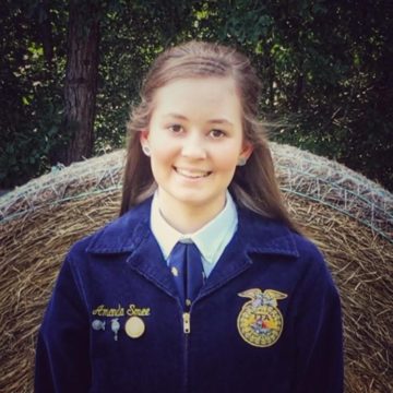 Conroe Student Receives Left Turns For Learning Agricultural Scholarship