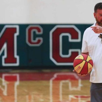 BASKETBALL: Beard, McCullough teammates gather for reunion