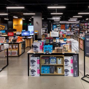 New Amazon 4-star Store Opens in The Woodlands Mall