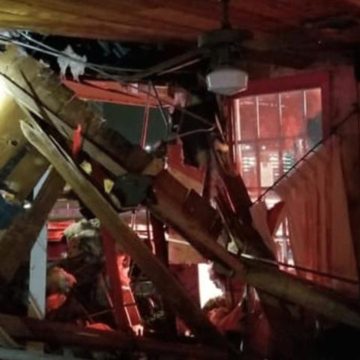 Semi-Truck Crashes into Pappas Bar-B-Q Restaurant along I-45