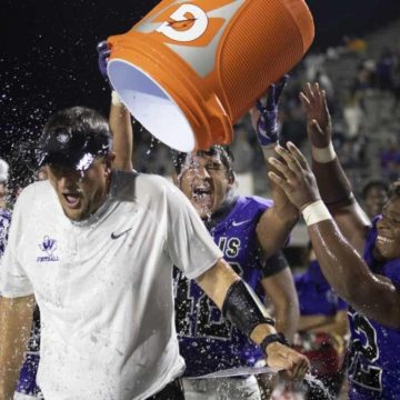 FOOTBALL: Willis beats Grand Oaks, now controls its playoff fate