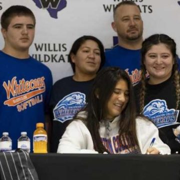 SIGNING DAY: Football, softball celebrated at Willis ceremony