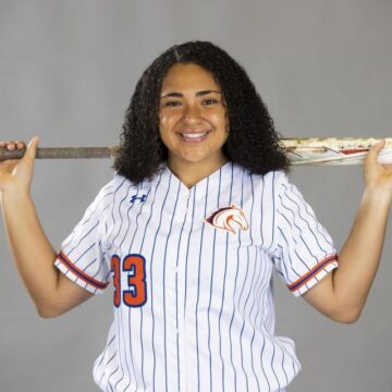 Two softball freshmen hope to help get UTA back on top