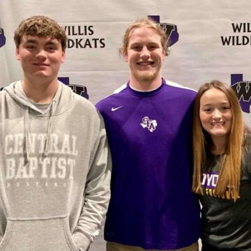 ATHLETICS: Willis celebrates three college signings