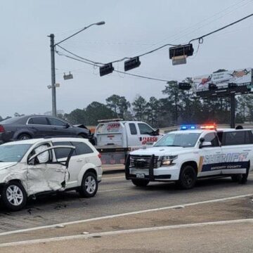 ROBBERY SUSPECTS CAPTURED AFTER PURSUIT/CRASH