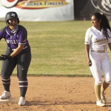 SOFTBALL ROUNDUP: Willis tops Conroe; Oak Ridge holds off Grand Oaks