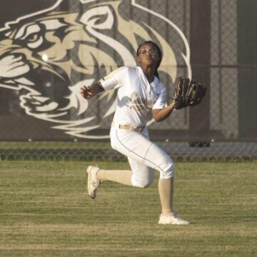 SOFTBALL ROUNDUP: Conroe walks off against Oak Ridge; Willis, Grand Oaks roll