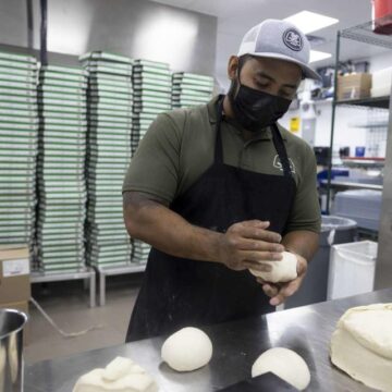 Former Conroe Donut Wheel owners back in dough business