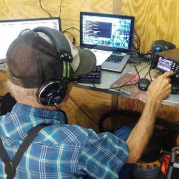 Lake Conroe amateur radio enthusiasts bond over airwaves