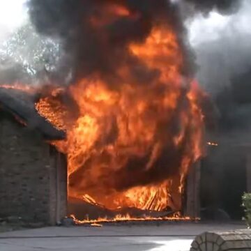 VIDEO: Lake Conroe (TX) House Fire