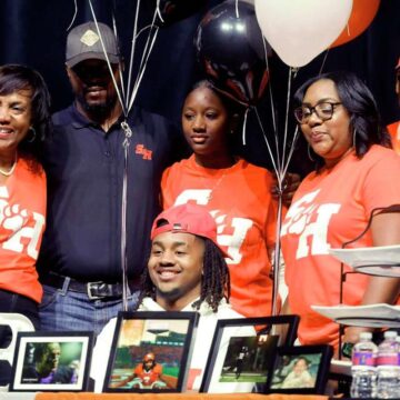 Signing Day roundup: Football program headlines ceremony at Willis