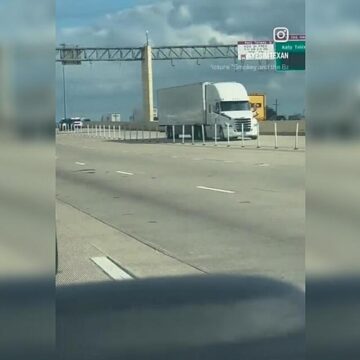 Watch Florida Man Driving a Semi Lead Texas Police on a Wild High-Speed Chase