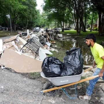 This is how you need to separate storm debris for pickup