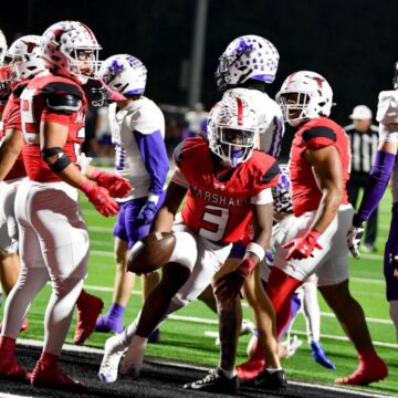 Marshall Mavericks Clinch Bi-District Title, Defeating Montgomery 35-14